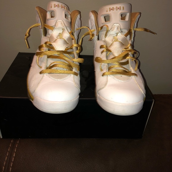 Air Jordan 6 “Golden Moment” - Picture 4 of 4